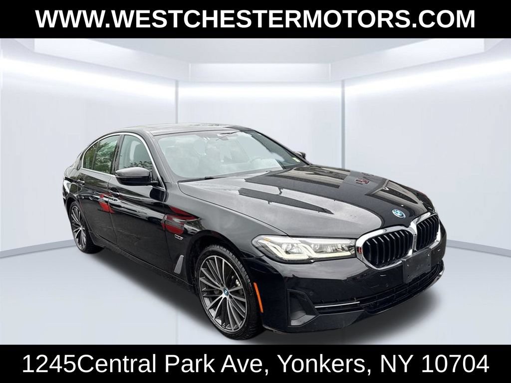 Used 2023 BMW 530e xDrive AWD/4WD image 3
