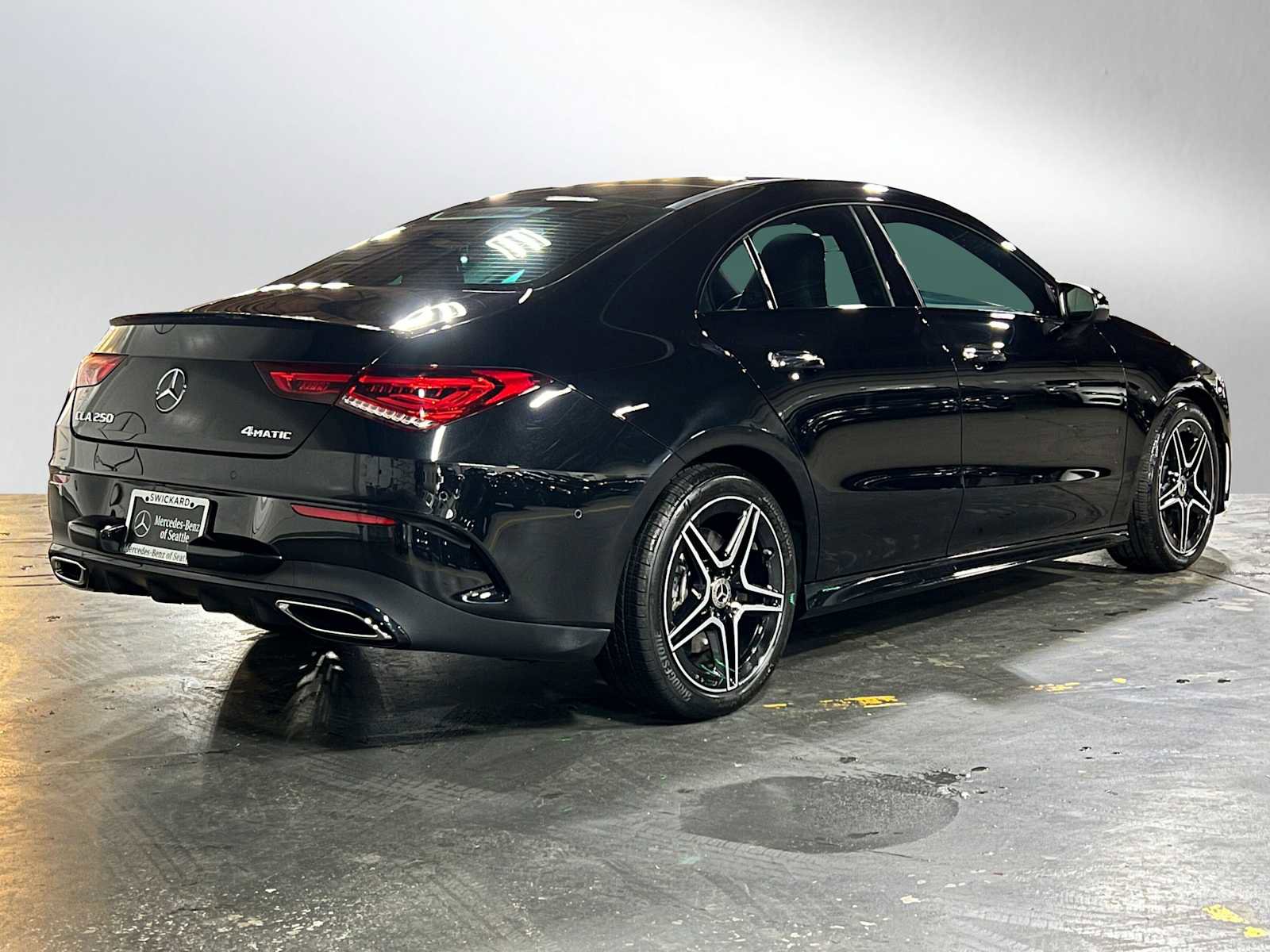 Used 2023 Mercedes-Benz CLA 250 4MATIC image 3