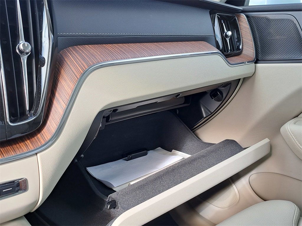 Used 2020 Volvo XC60 T5 Inscription w/ Protection Package image 17