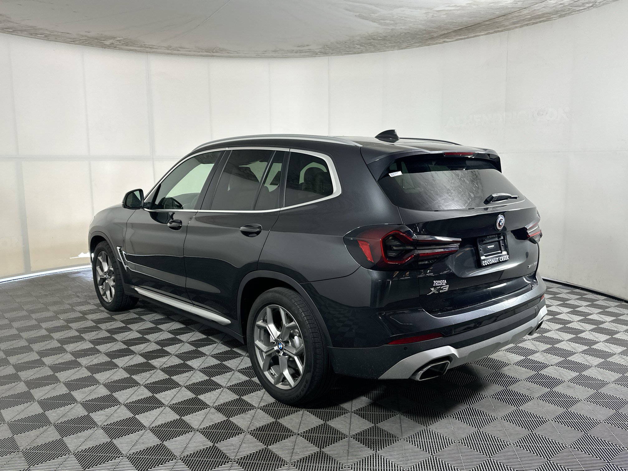 Used 2023 BMW X3 sDrive30i w/ Premium Package RWD image 5