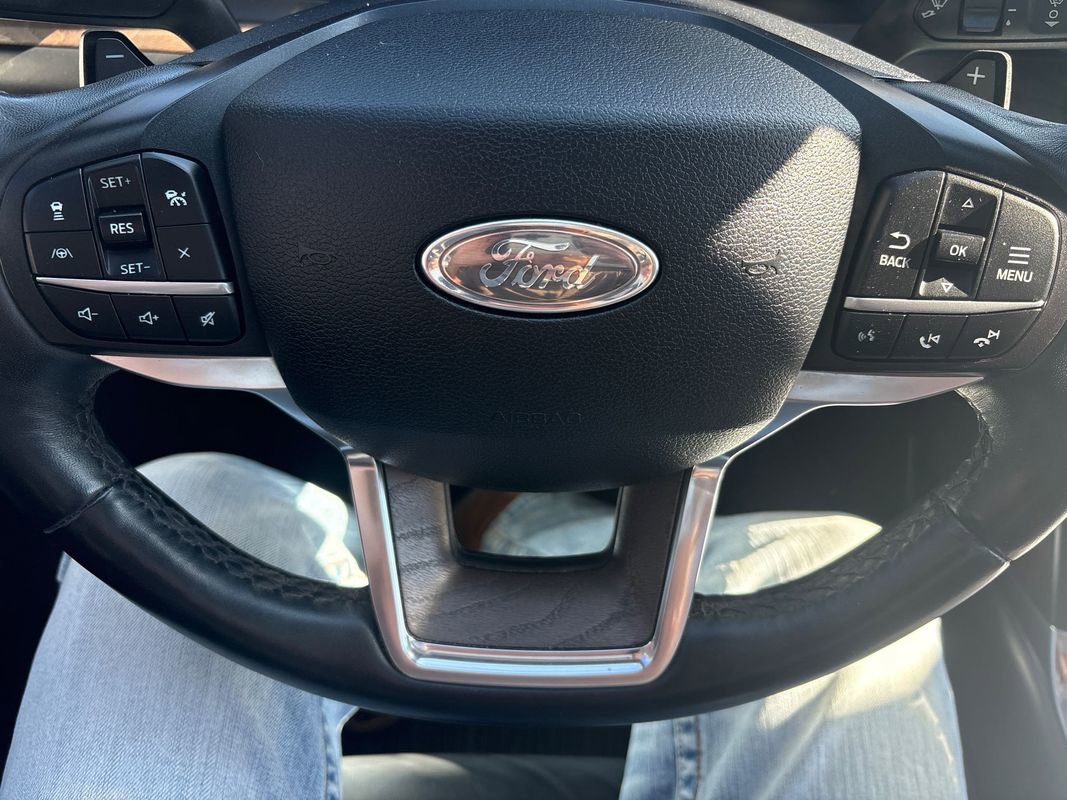 Used 2020 Ford Explorer Platinum w/ Premium Technology Package image 11