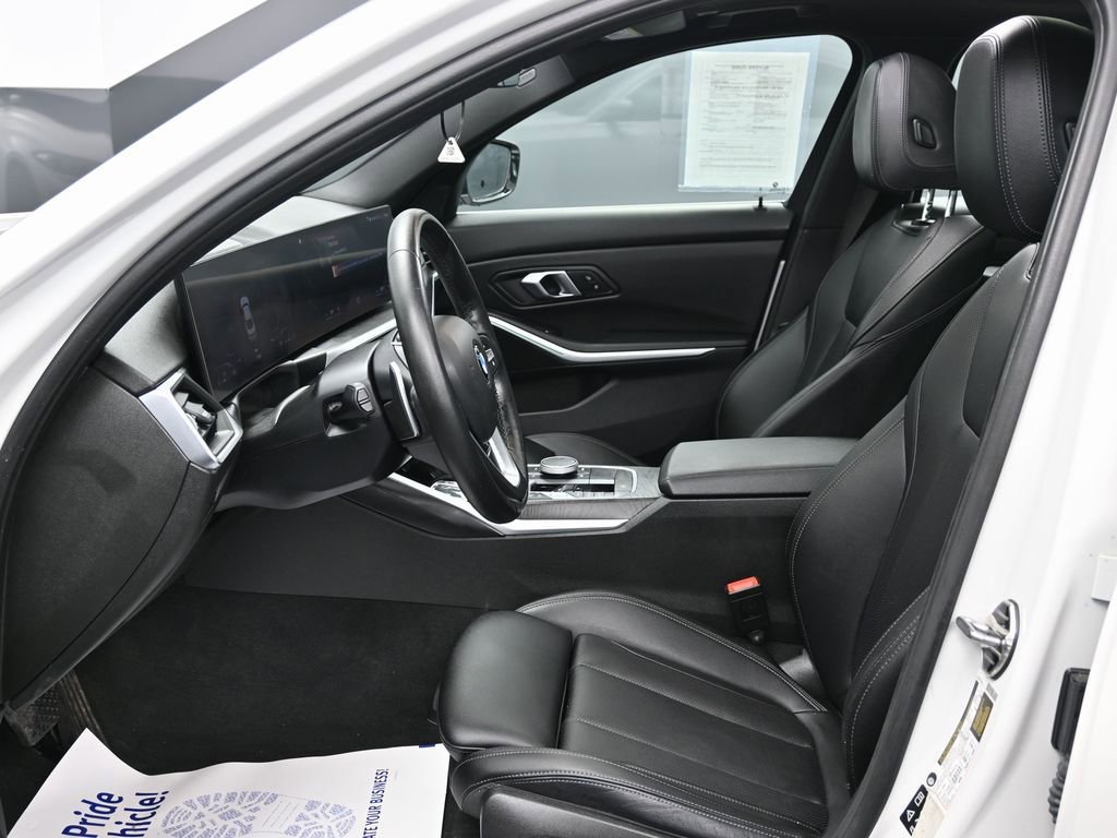 Used 2024 BMW 330i xDrive Sedan w/ Convenience Package image 15