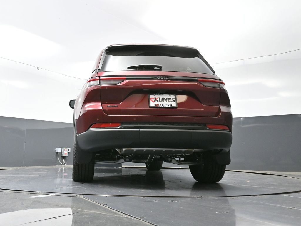 New 2025 Jeep Grand Cherokee Altitude w/ Trailer Tow Package image 43