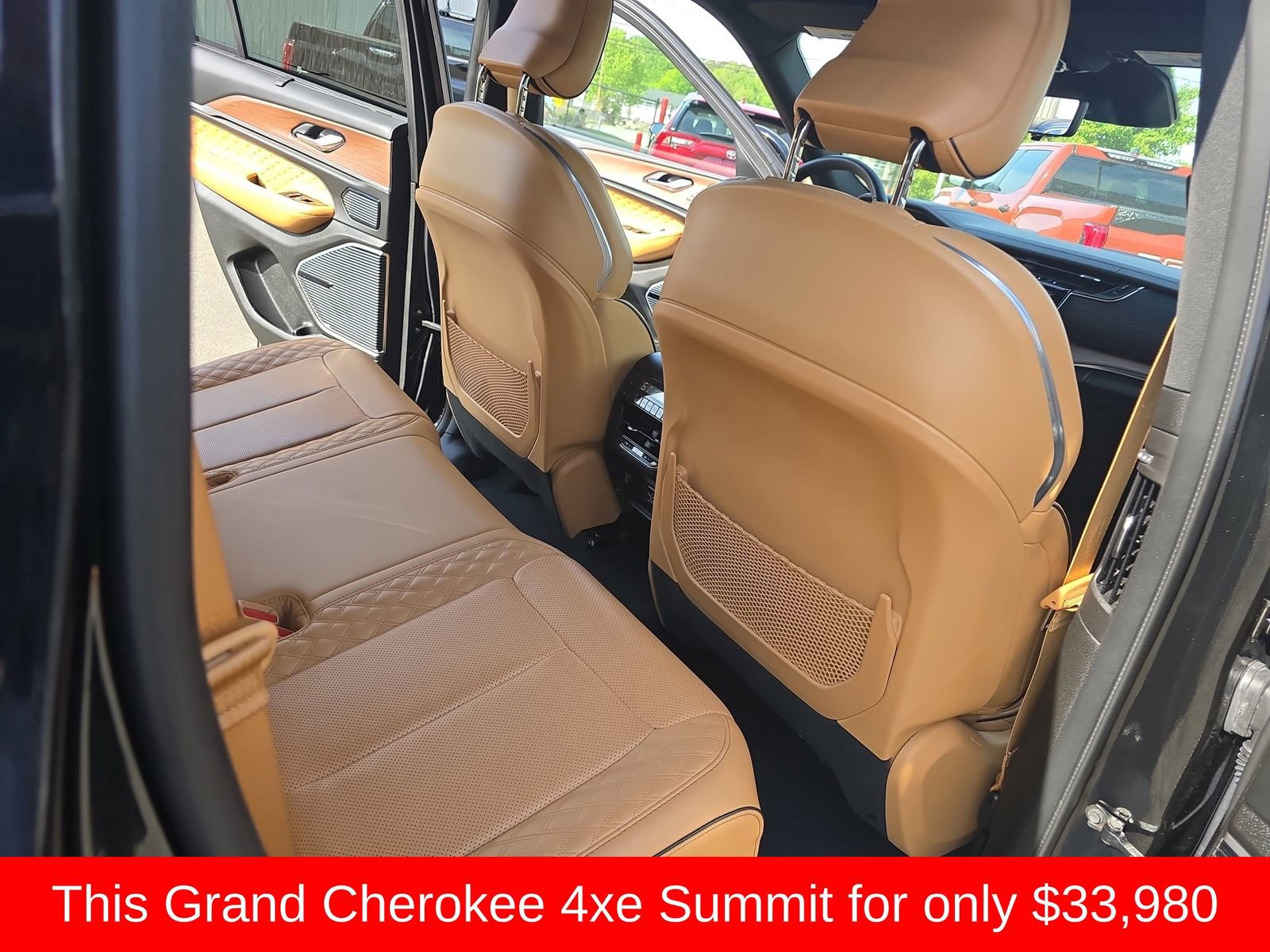 Used 2022 Jeep Grand Cherokee Summit w/ Advanced Protech Group IV AWD/4WD image 18