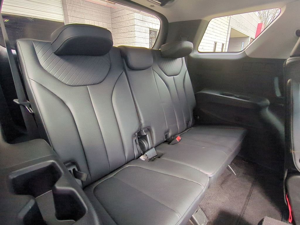 Used 2025 Hyundai Palisade SEL image 30