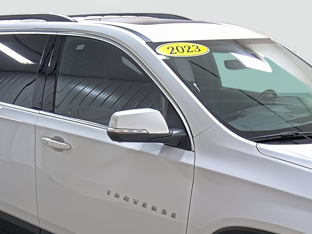 Used 2023 Chevrolet Traverse LT w/ LT Premium Package AWD/4WD image 15