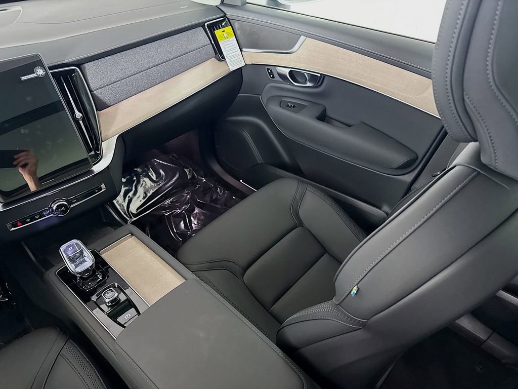 New 2026 Volvo XC90 B5 Core w/ Protection Package Premier image 24