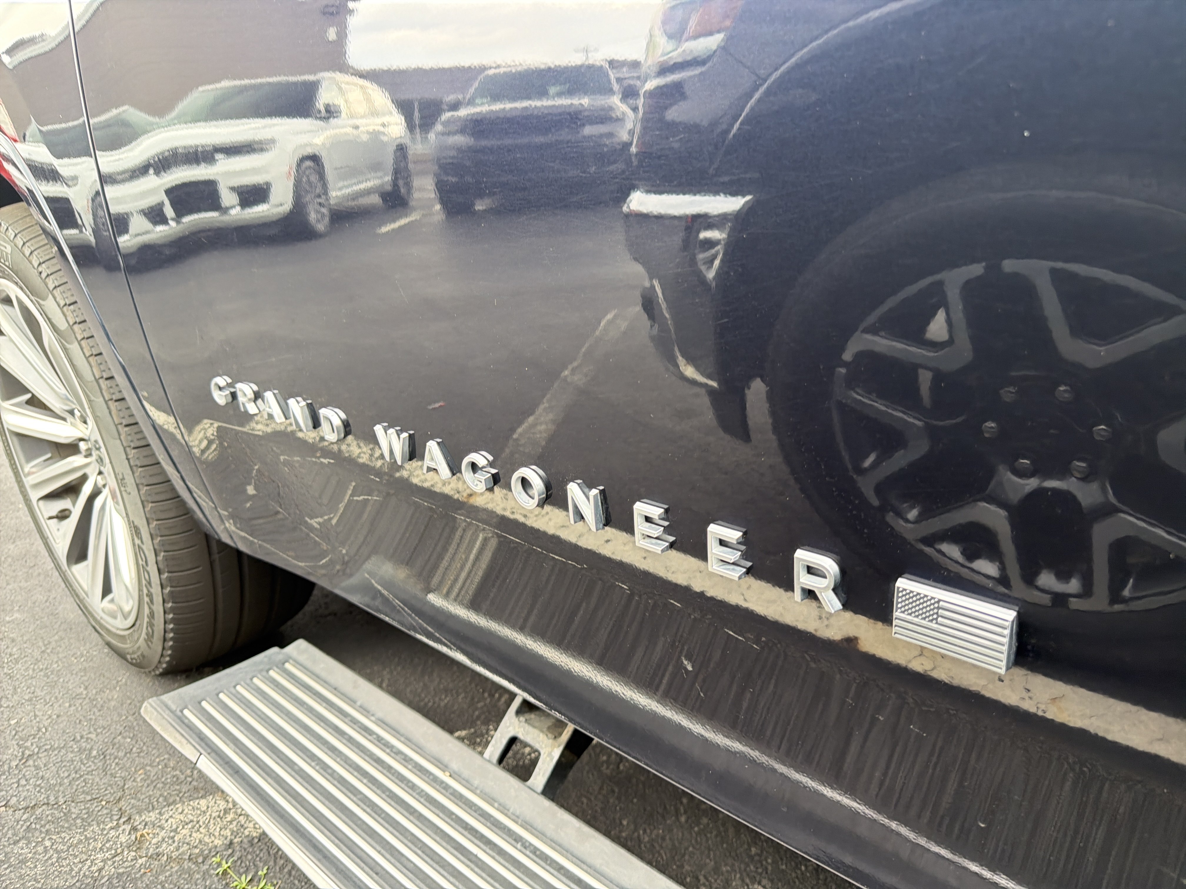 Used 2025 Jeep Grand Wagoneer 4WD image 36