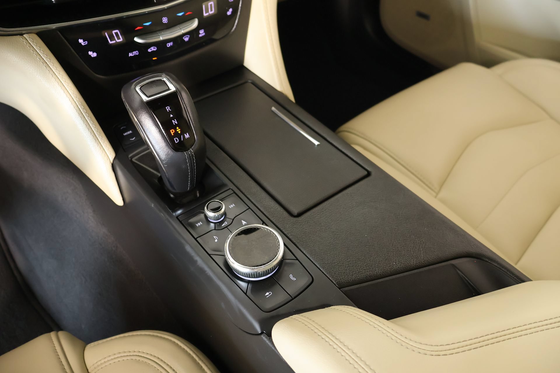 Used 2019 Cadillac CT6 Luxury w/ Driver Awareness Package RWD image 9
