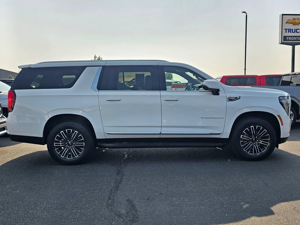 Used 2025 GMC Yukon XL Elevation AWD/4WD image 2