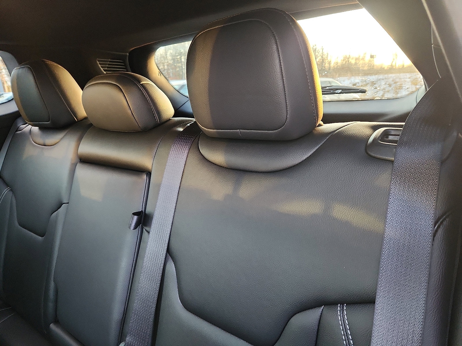 Used 2025 Jeep Compass Limited image 25