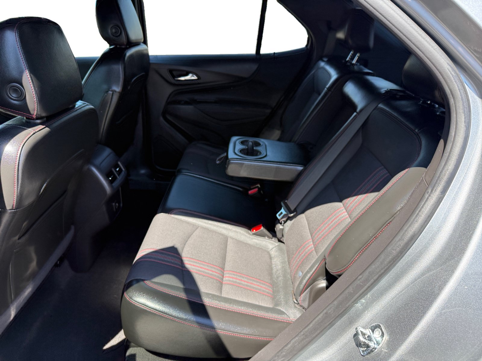 Used 2023 Chevrolet Equinox RS FWD image 16