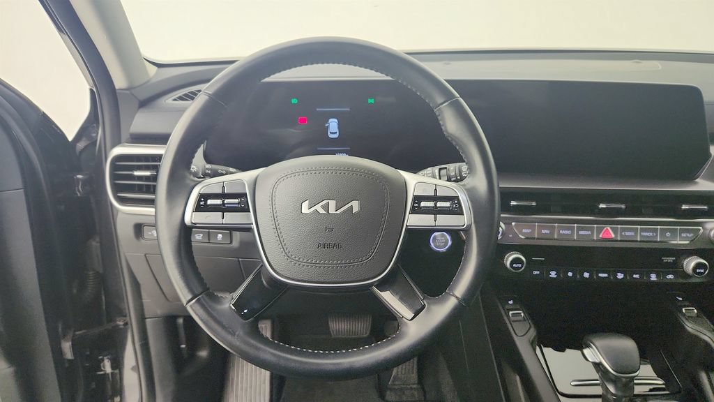 Used 2025 Kia Telluride S FWD image 18