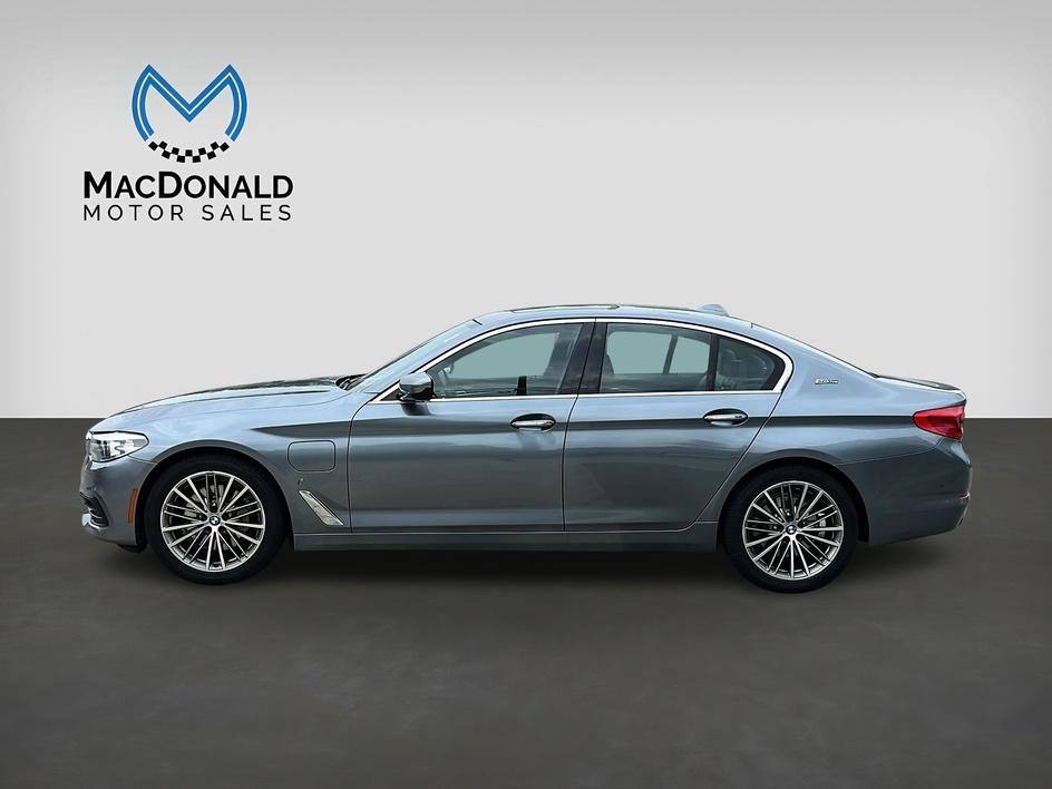 Used 2018 BMW 530e w/ Premium Package 2 RWD image 4