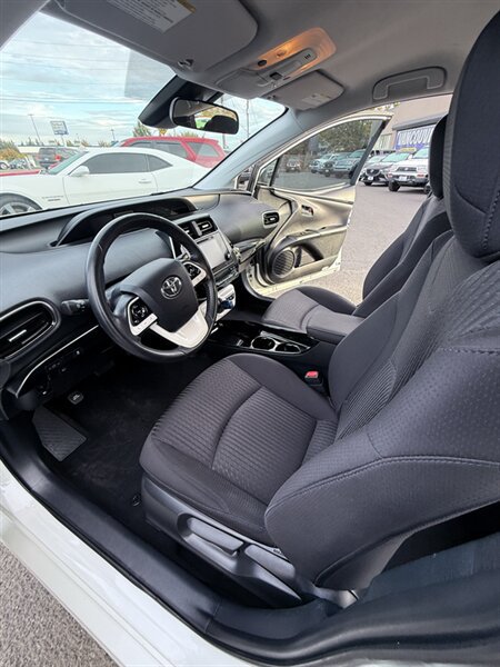 Used 2018 Toyota Prius Prime Plus FWD image 25
