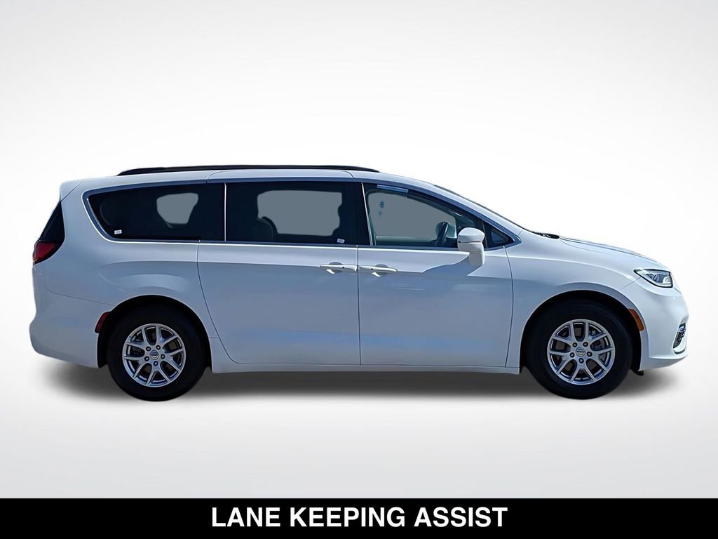 Used 2022 Chrysler Pacifica Touring-L FWD image 10