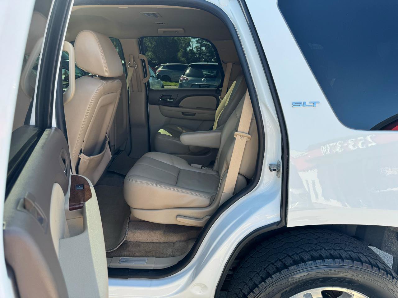 Used 2008 GMC Yukon SLT w/ SLT Preferred Equipment Group AWD/4WD image 11