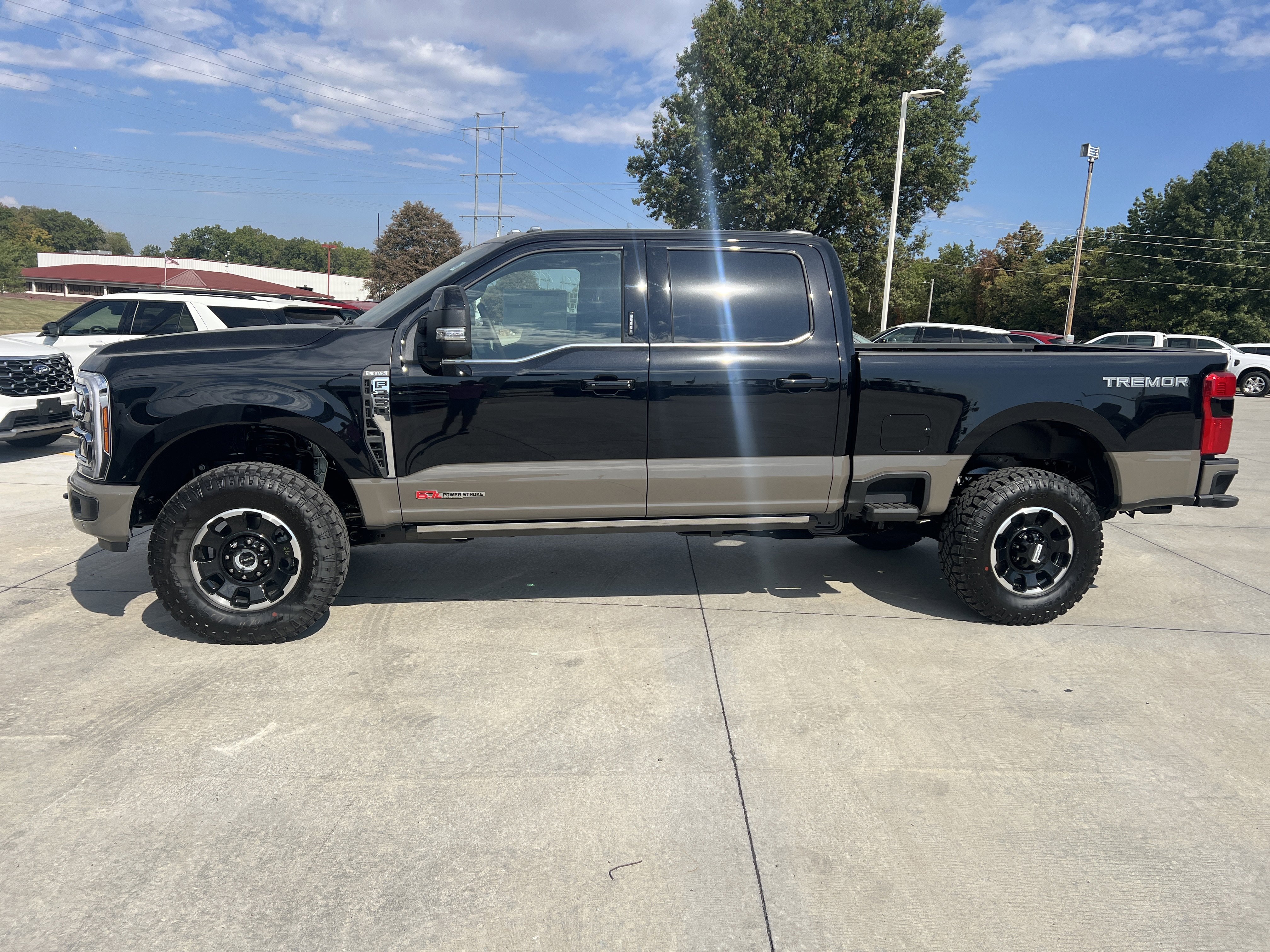 New 2026 Ford F350 4x4 Crew Cab Super Duty image 4