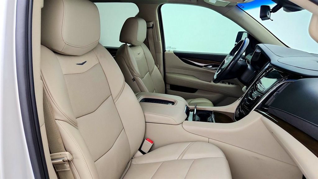 Used 2019 Cadillac Escalade Premium Luxury RWD image 26