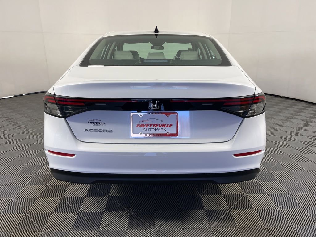 New 2025 Honda Accord SE image 4