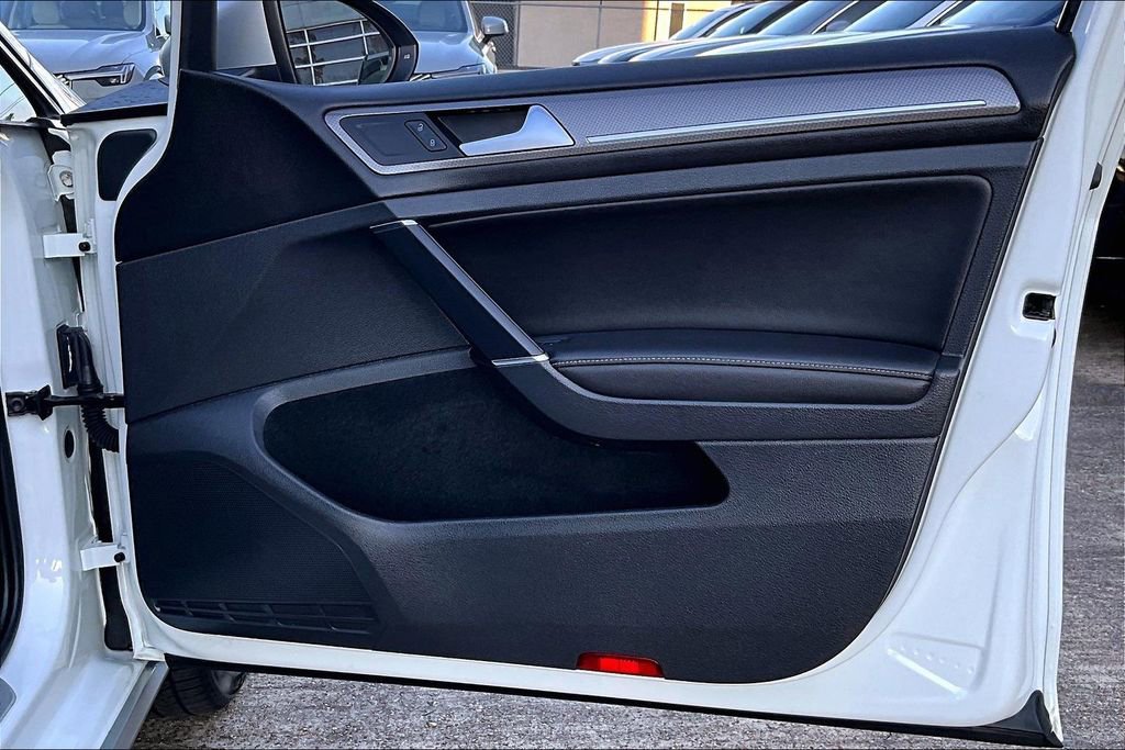 Used 2017 Volkswagen Golf Alltrack SEL image 24