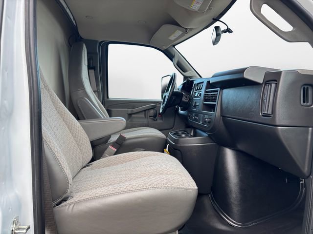 Used 2023 GMC Savana 3500 Work Van w/ Power Convenience Package image 13