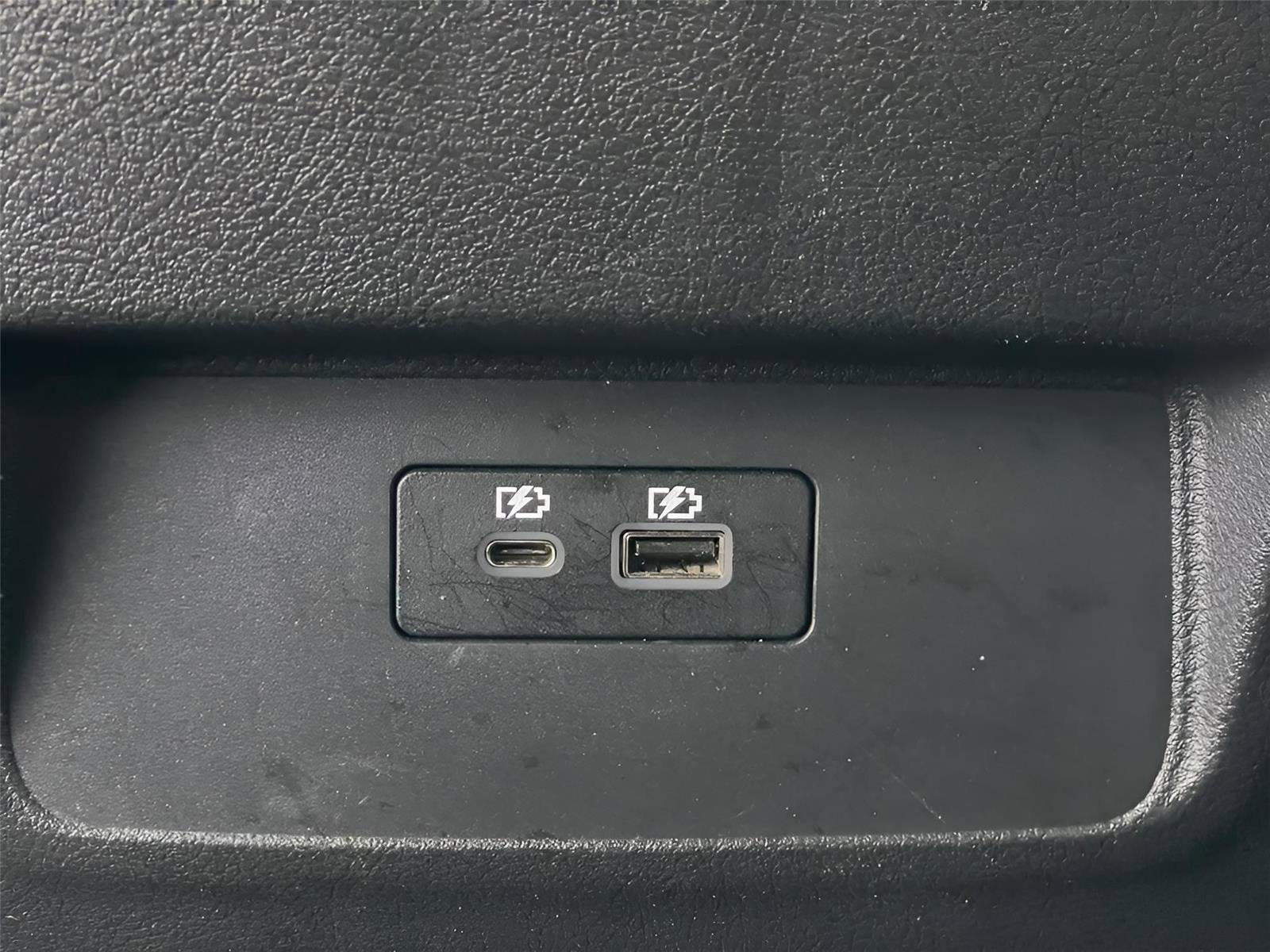 Used 2023 Nissan Frontier SV w/ Technology Package image 18