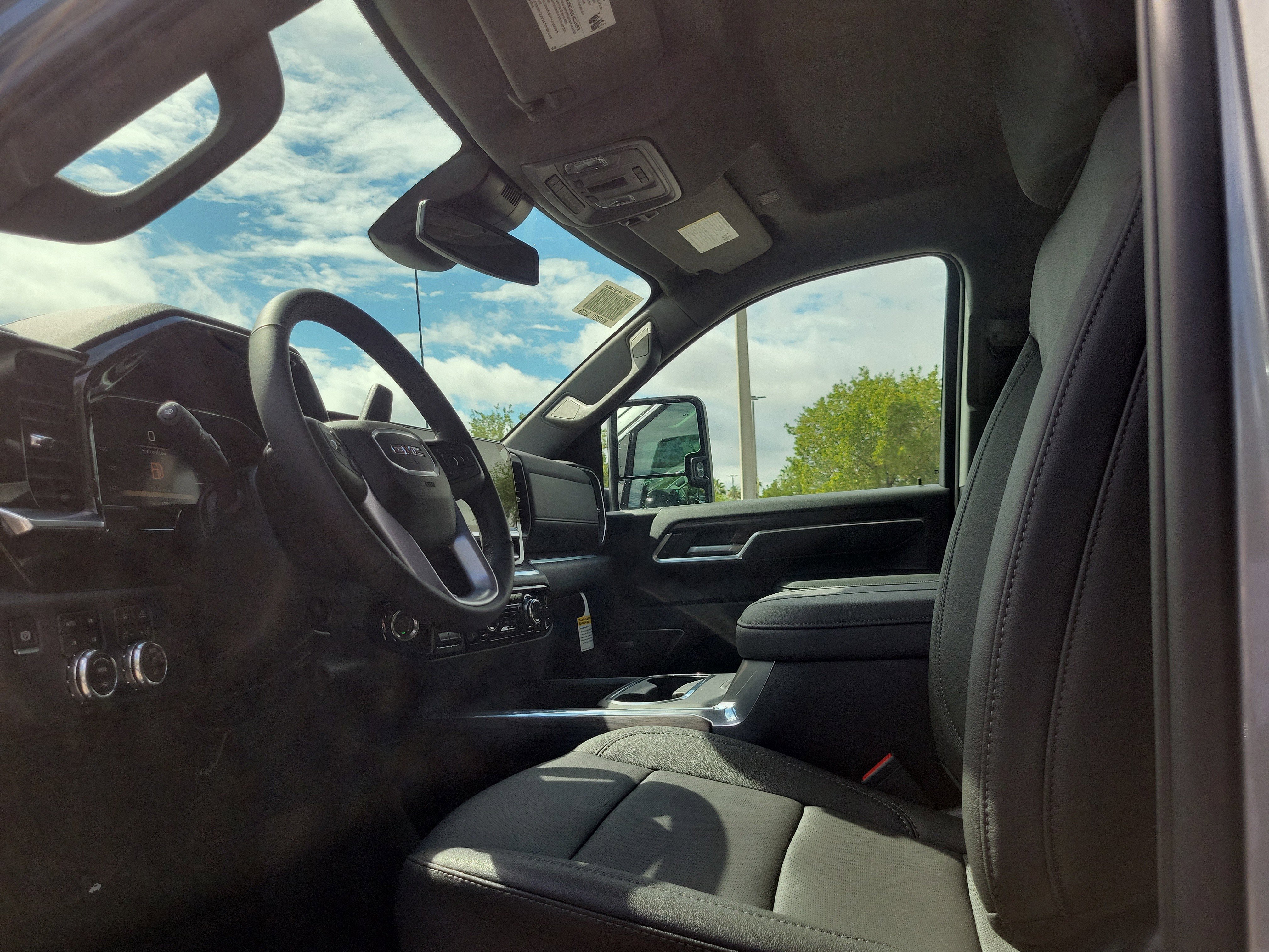 New 2026 GMC Sierra 2500 SLT w/ SLT Premium Package AWD/4WD image 7