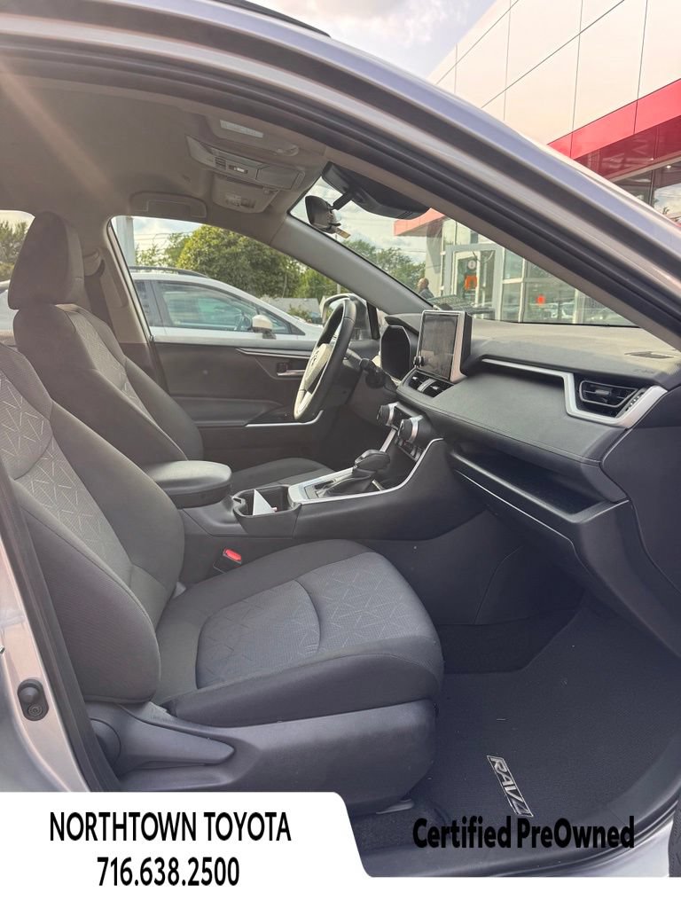 Used 2025 Toyota RAV4 XLE w/ Weather Package AWD/4WD image 15