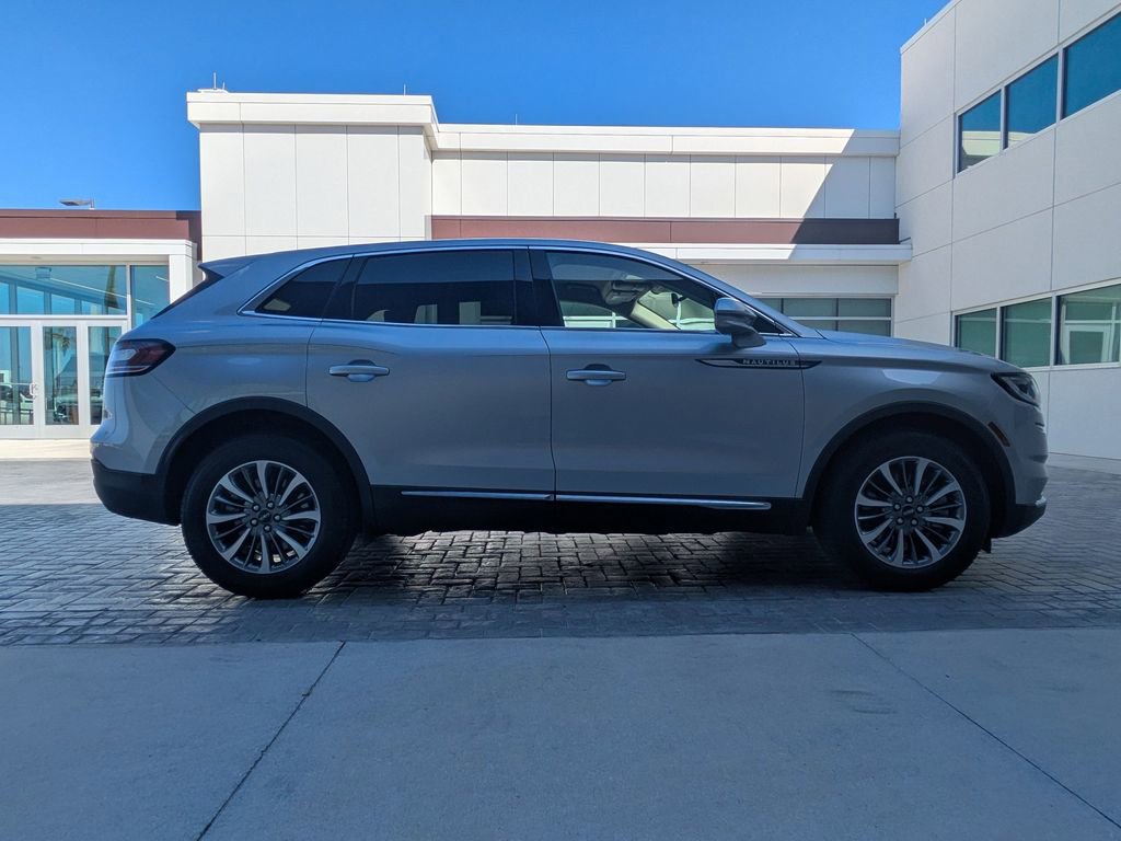 Used 2021 Lincoln Nautilus AWD w/ Equipment Group 101A image 4