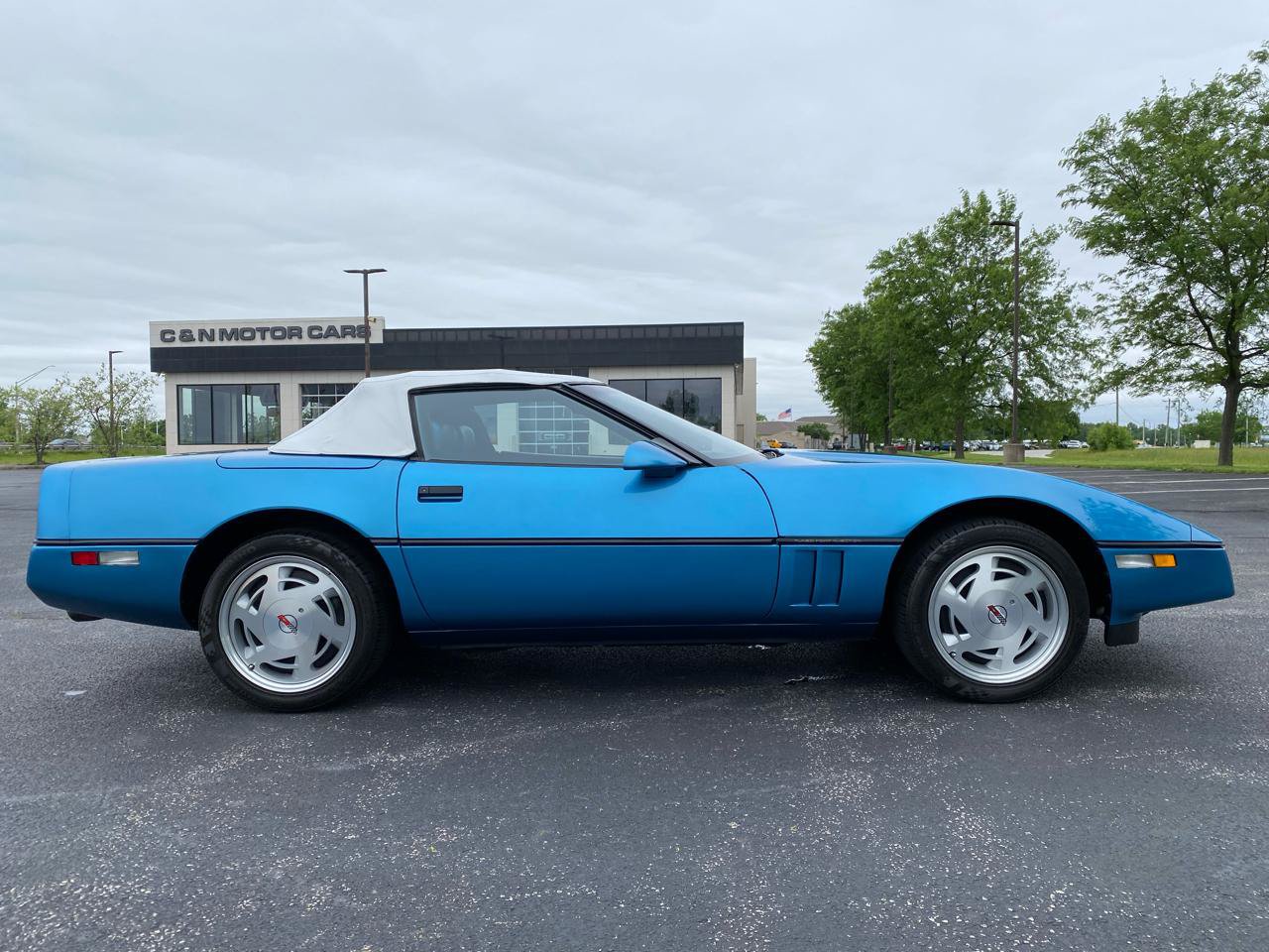 Used 1989 Chevrolet Corvette Convertible RWD image 8