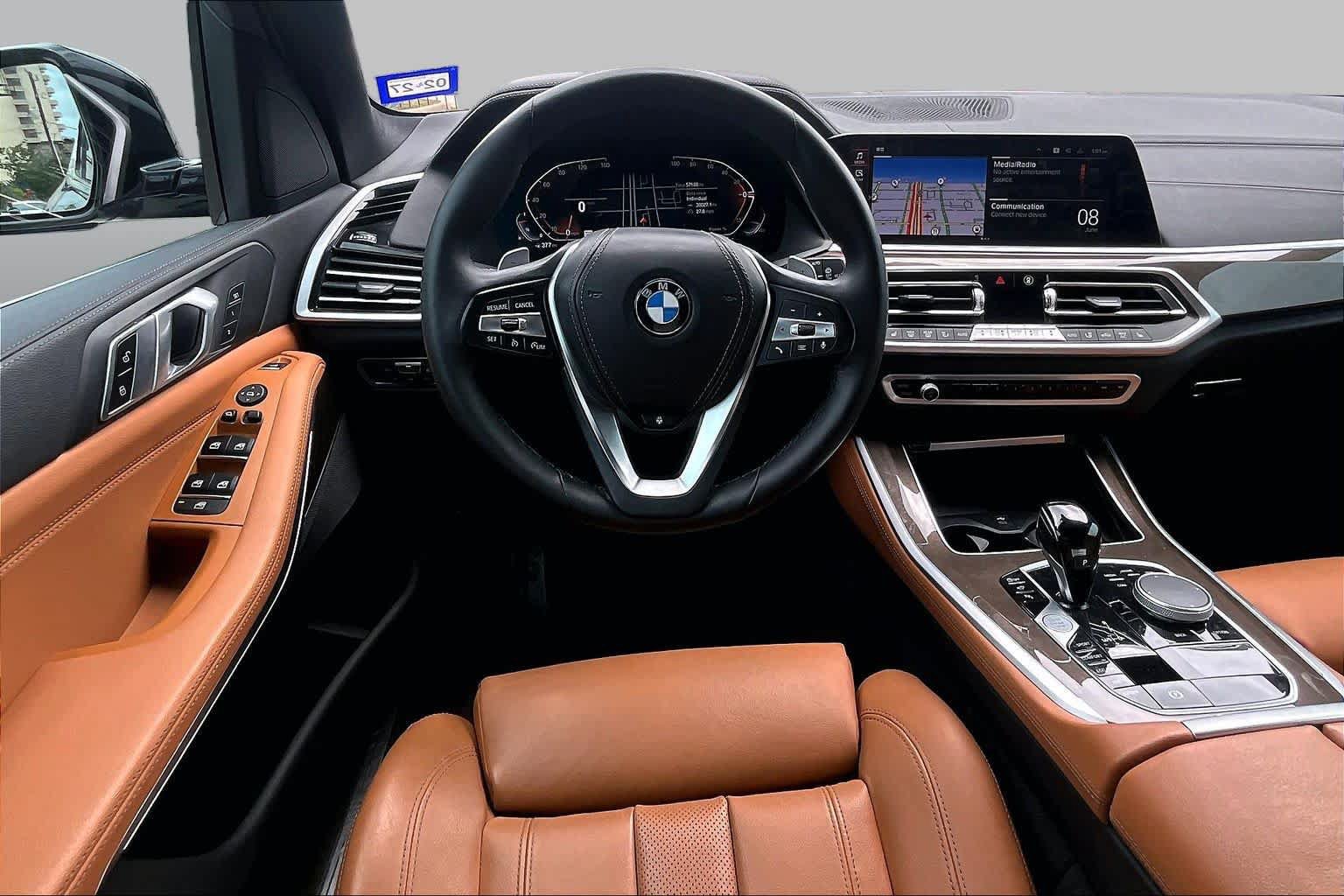 Used 2022 BMW X5 xDrive40i w/ Parking Assistance Package AWD/4WD image 5