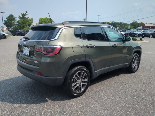 Used 2018 Jeep Compass Latitude w/ Popular Equipment Group AWD/4WD image 4