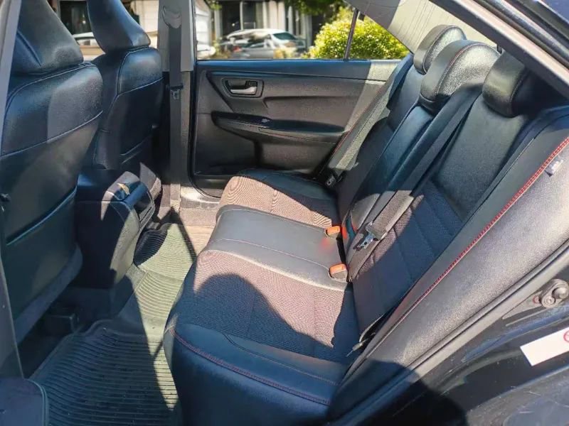 Used 2017 Toyota Camry XSE image 17