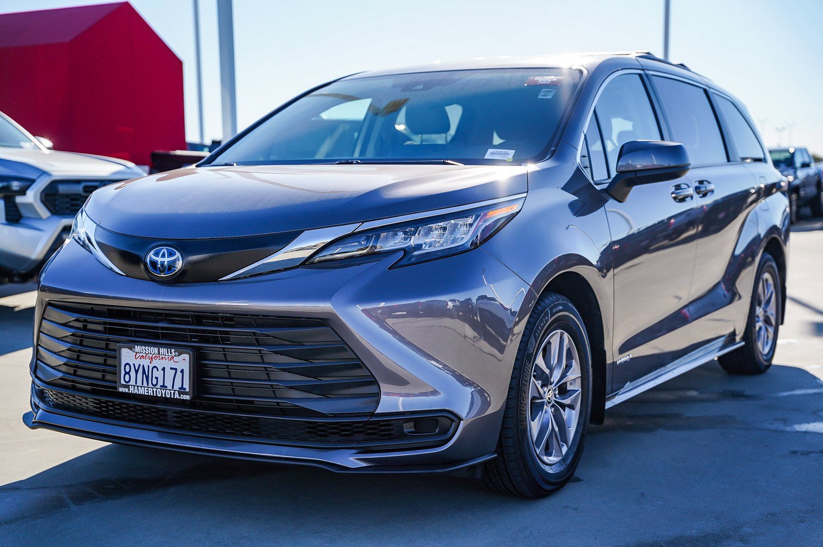 Certified 2021 Toyota Sienna LE image 3