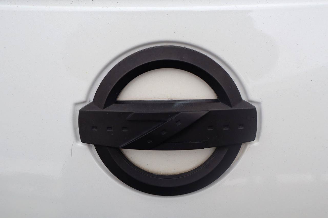 Used 2014 Nissan 370Z Coupe w/ Sport Package RWD image 9