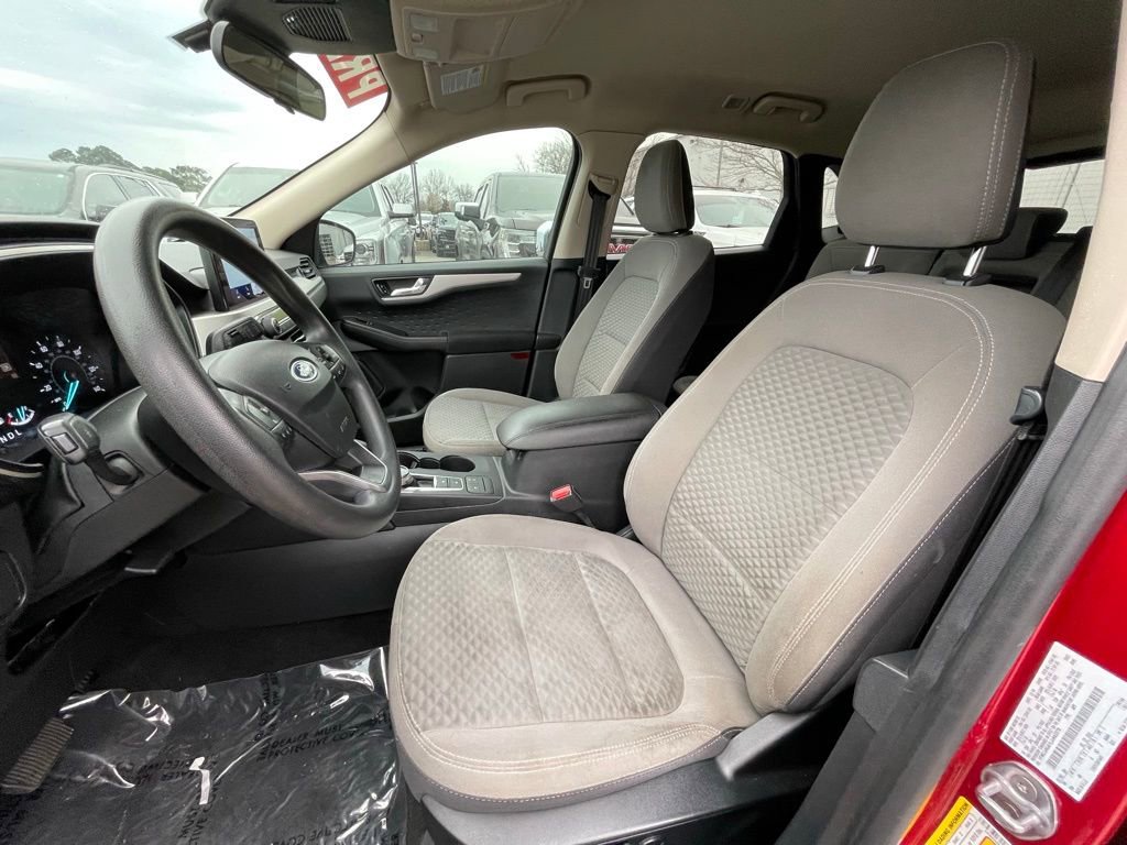 Used 2020 Ford Escape SE image 23