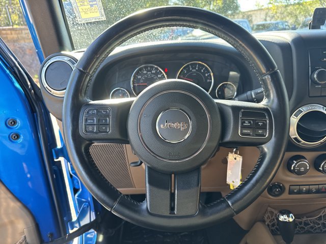 Used 2015 Jeep Wrangler Unlimited Sahara w/ Connectivity Group AWD/4WD image 26