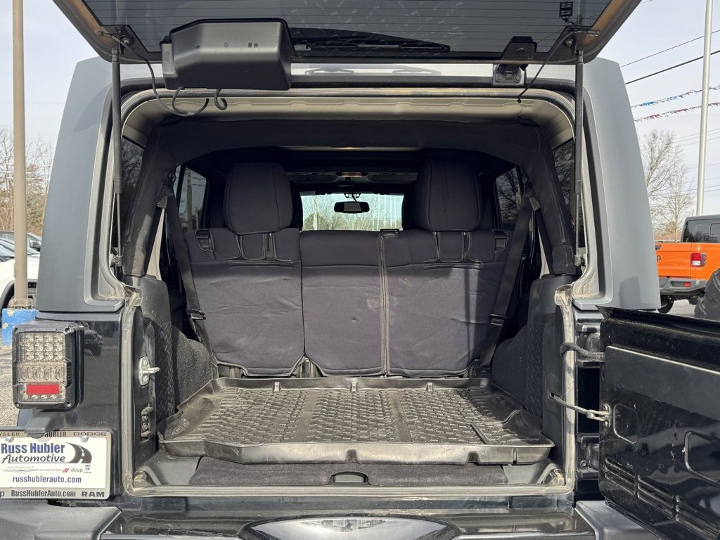 Used 2016 Jeep Wrangler Unlimited Sahara w/ Connectivity Group image 5