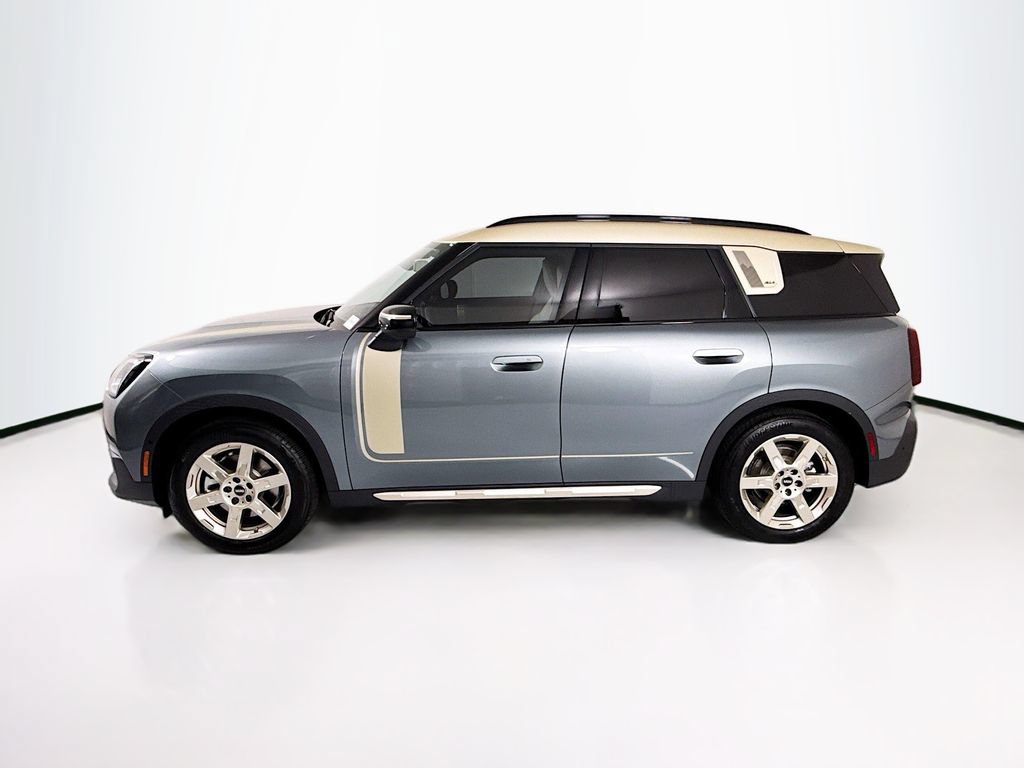 Certified 2025 MINI Cooper Countryman SE w/ Comfort Package Max AWD/4WD image 8
