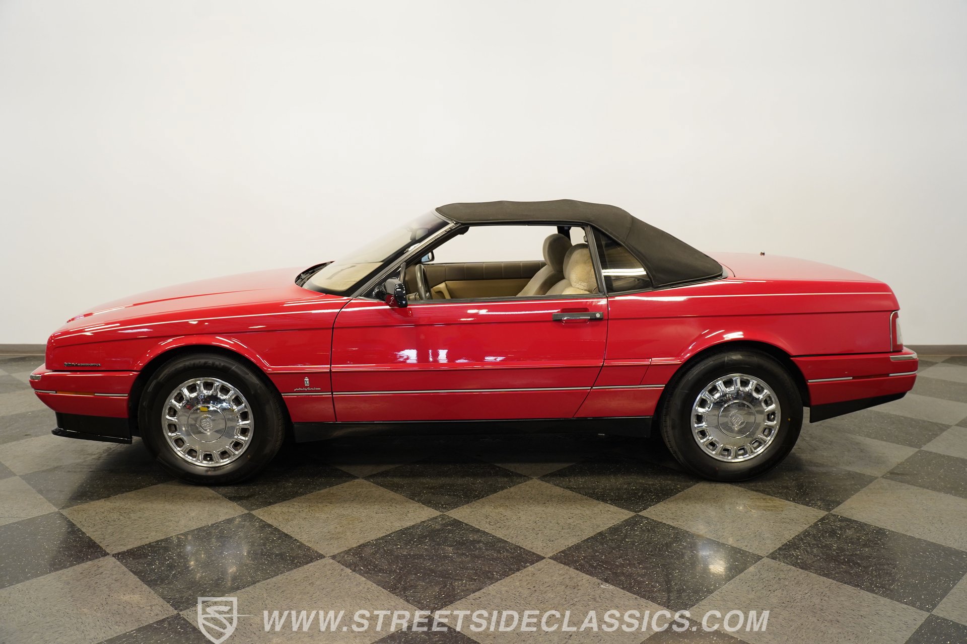 Used 1993 Cadillac Allante FWD image 2