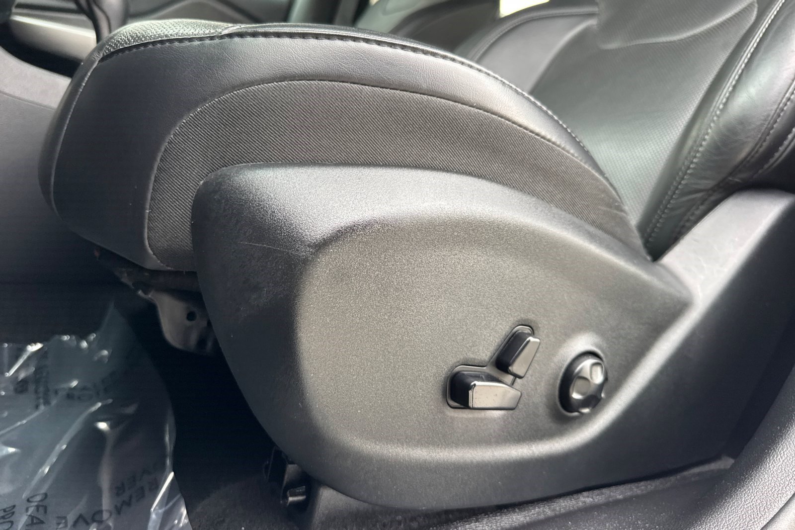 Used 2019 Jeep Cherokee Limited FWD image 14