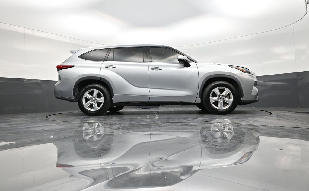 Used 2020 Toyota Highlander L image 26