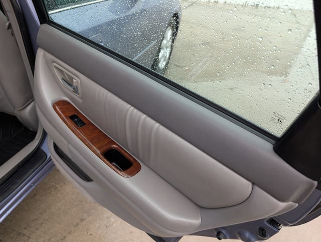 Used 2000 Toyota Avalon XLS FWD image 25