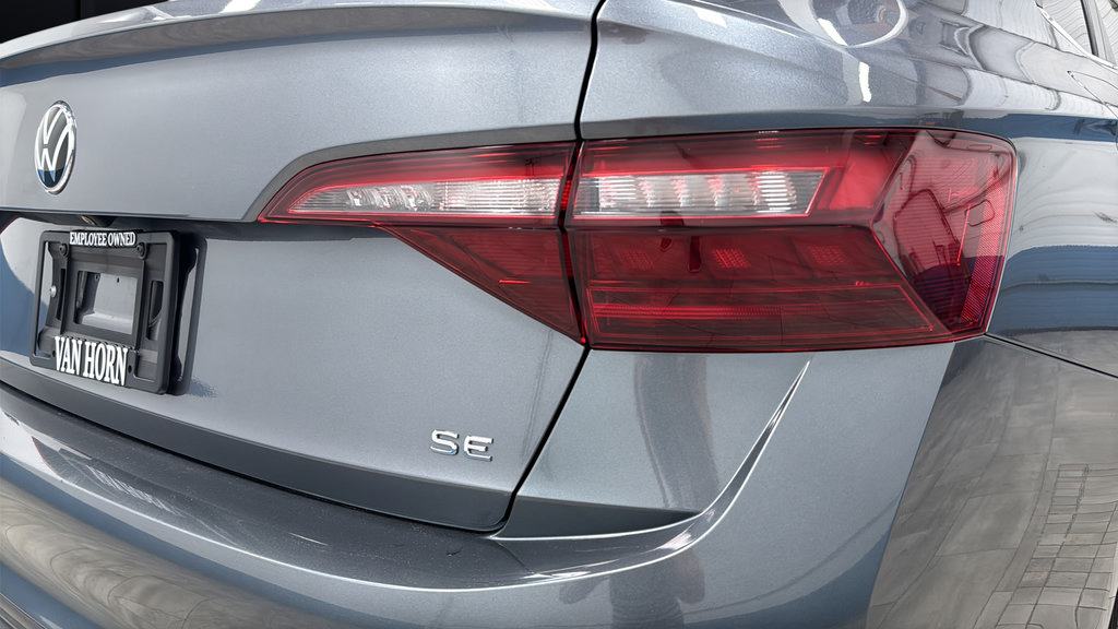 Used 2022 Volkswagen Jetta SE FWD image 35