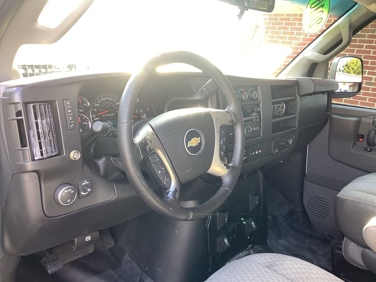 Used 2016 Chevrolet Express 3500 Extended image 17