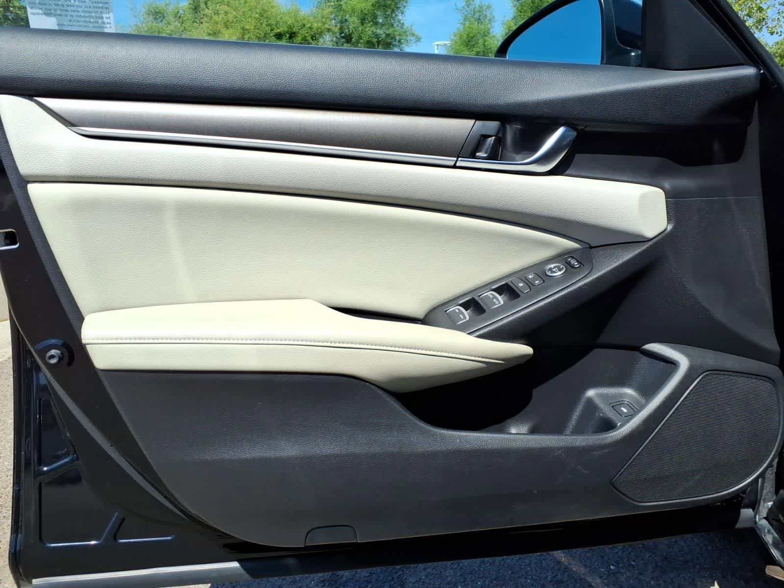 Used 2018 Honda Accord LX image 12