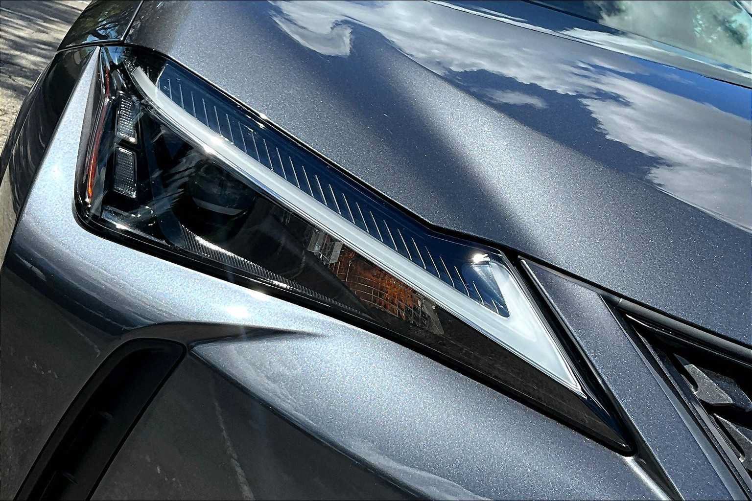 Used 2023 Lexus UX 250h AWD w/ Accessory Package (Z1) image 27
