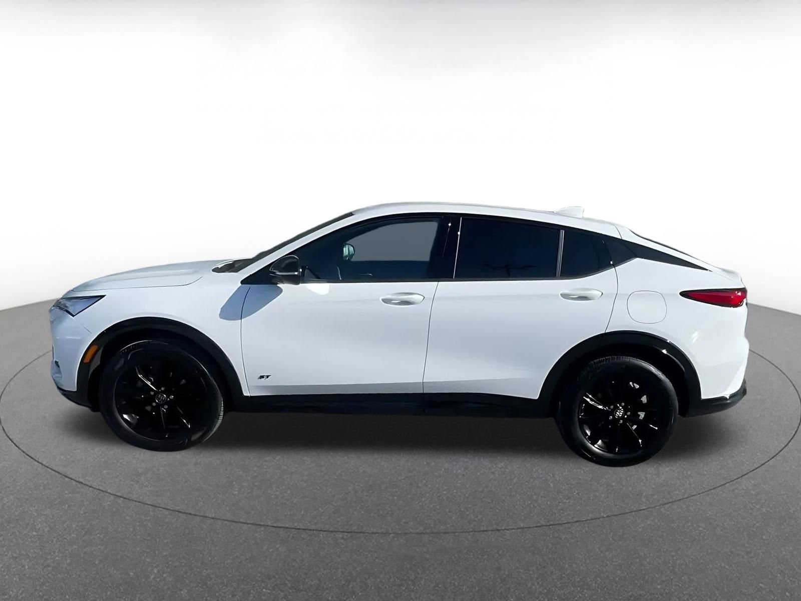 Used 2025 Buick Envista Sport Touring image 9