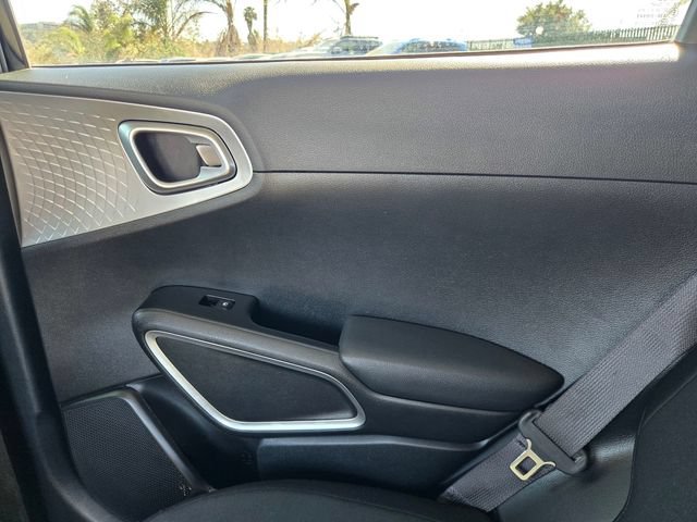 Used 2024 Kia Soul LX w/ Option Group 015 FWD image 11